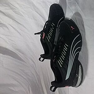 Puma Women's Black and White Sneakers